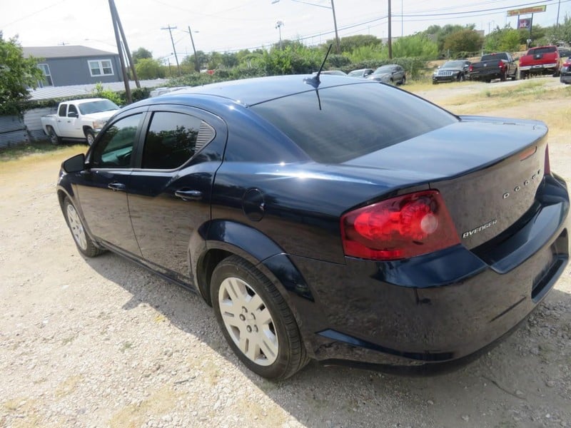 2014 Dodge Avenger - Image 2