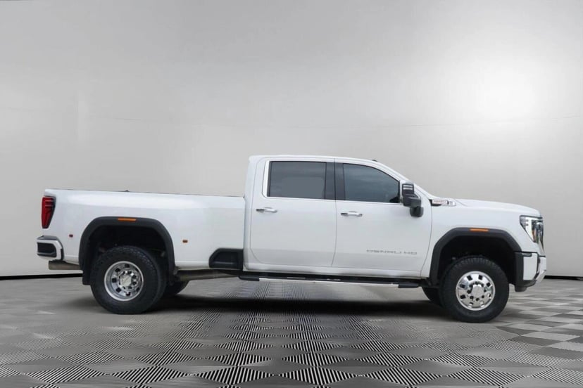 2024 GMC Sierra - Image 1
