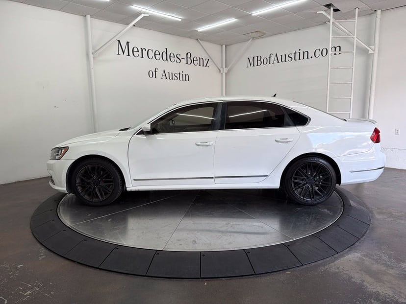 2017 Volkswagen Passat - Image 1
