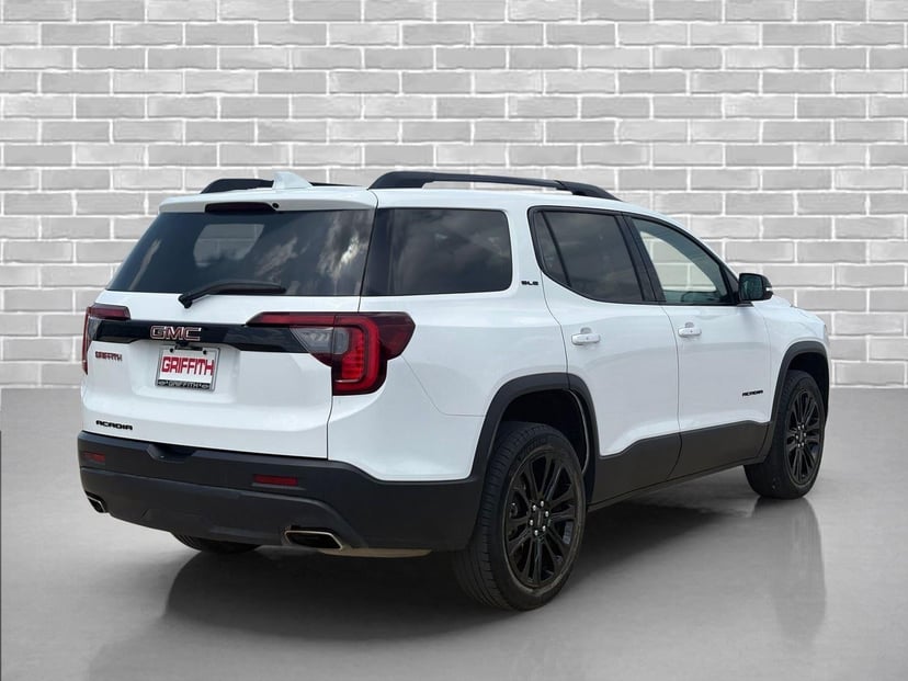 2023 GMC Acadia - Image 3