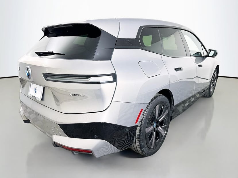 2024 BMW iX - Image 3