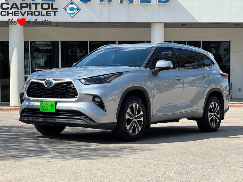 2022 Toyota Highlander - Image 1