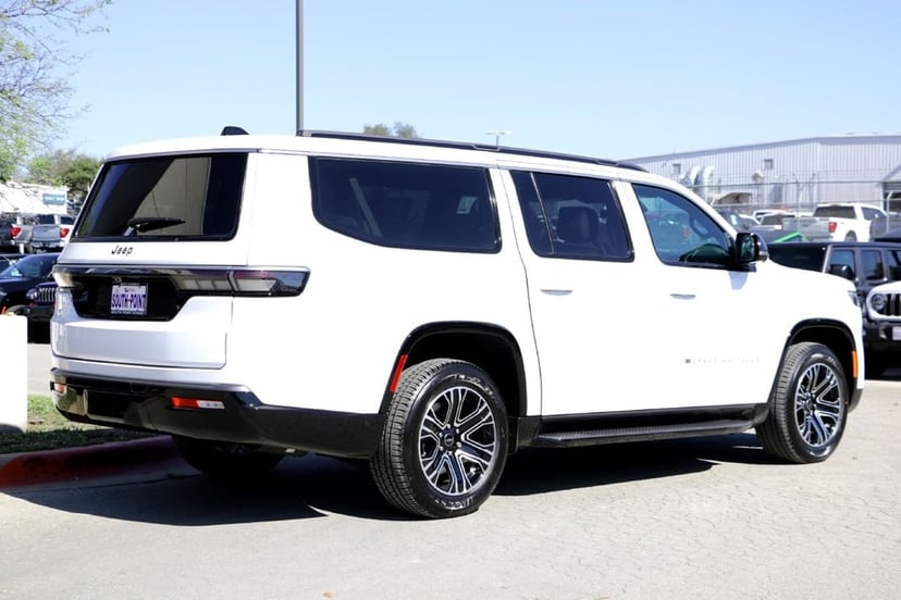 2026 Jeep Grand Wagoneer L - Image 2