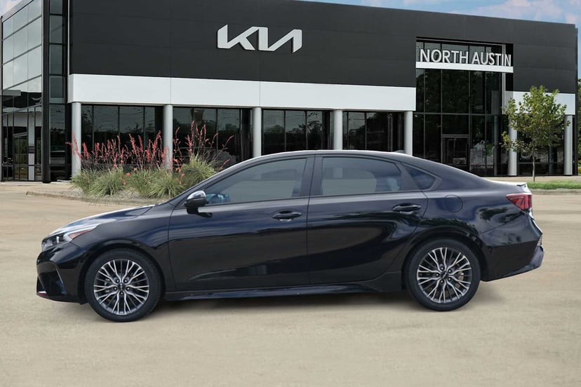 2023 Kia Forte - Image 2