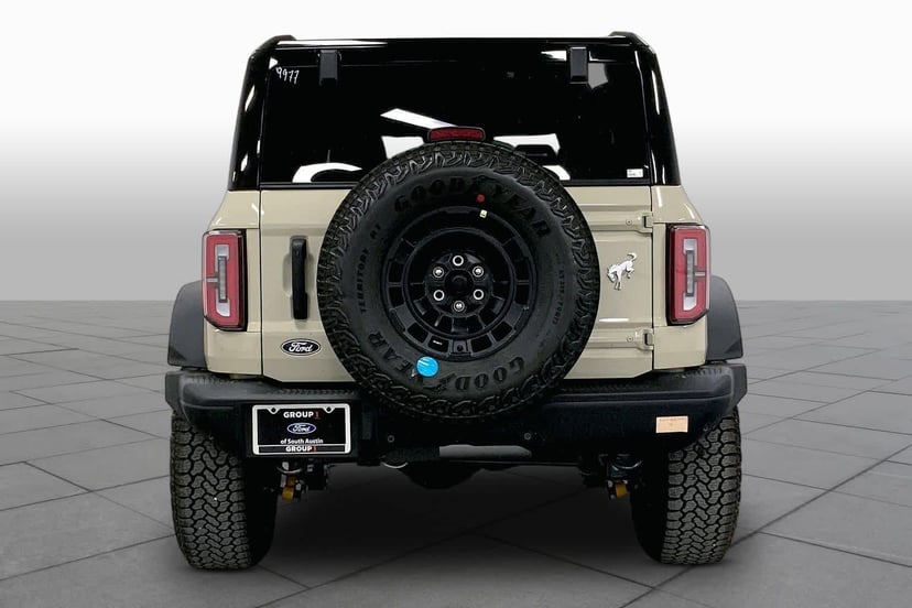 2026 Ford Bronco - Image 2