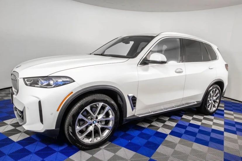 2025 BMW X5 - Image 1