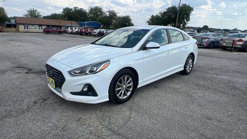 2019 Hyundai Sonata - Image 2
