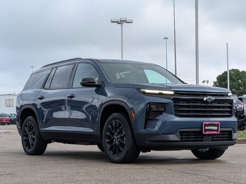 2026 Chevrolet Traverse - Image 2