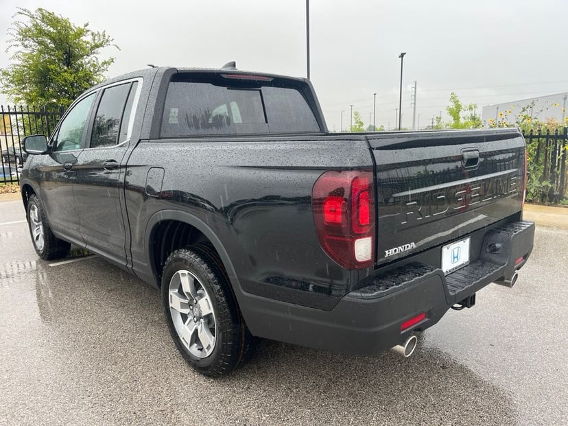 2026 Honda Ridgeline - Image 2