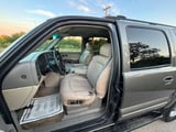 2002 Chevrolet Suburban - Preview 9
