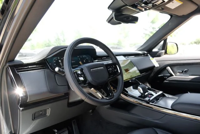 2026 Land Rover Range Rover Sport - Image 3