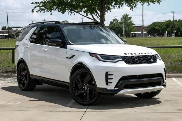 2025 Land Rover Discovery - Image 1