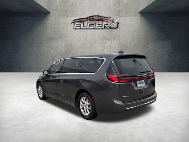 2023 Dodge Pacifica - Image 2