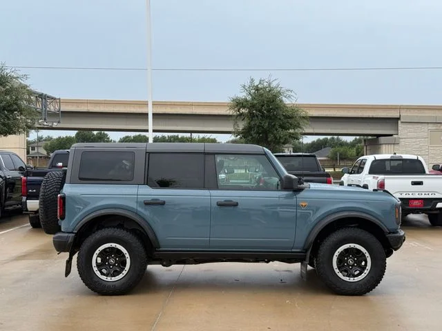 2022 Ford Bronco - Image 3