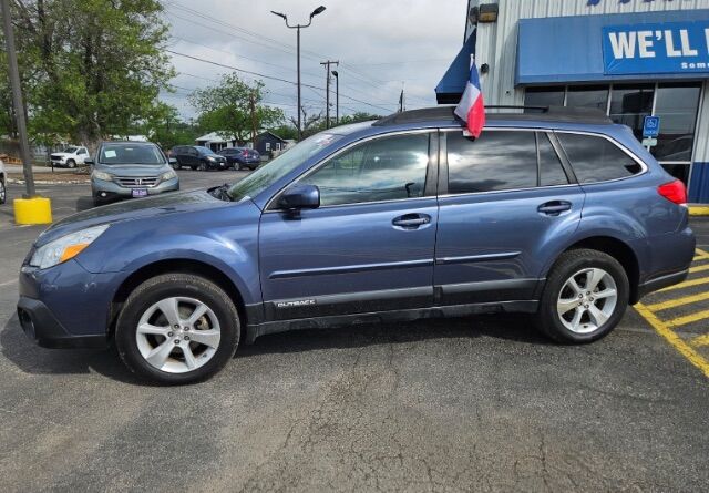2014 Subaru Outback - Image 2