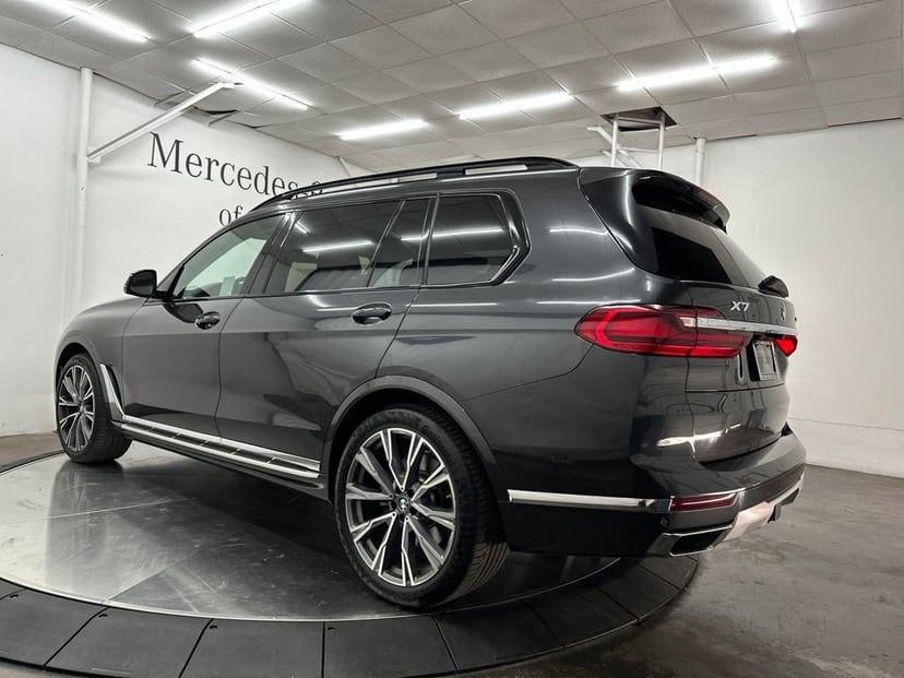 2022 BMW X7 - Image 3