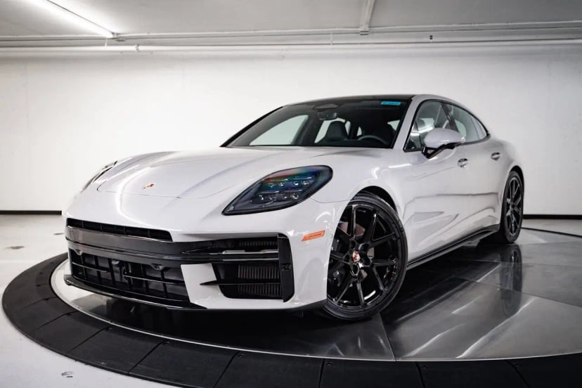 2026 Porsche Panamera - Image 1