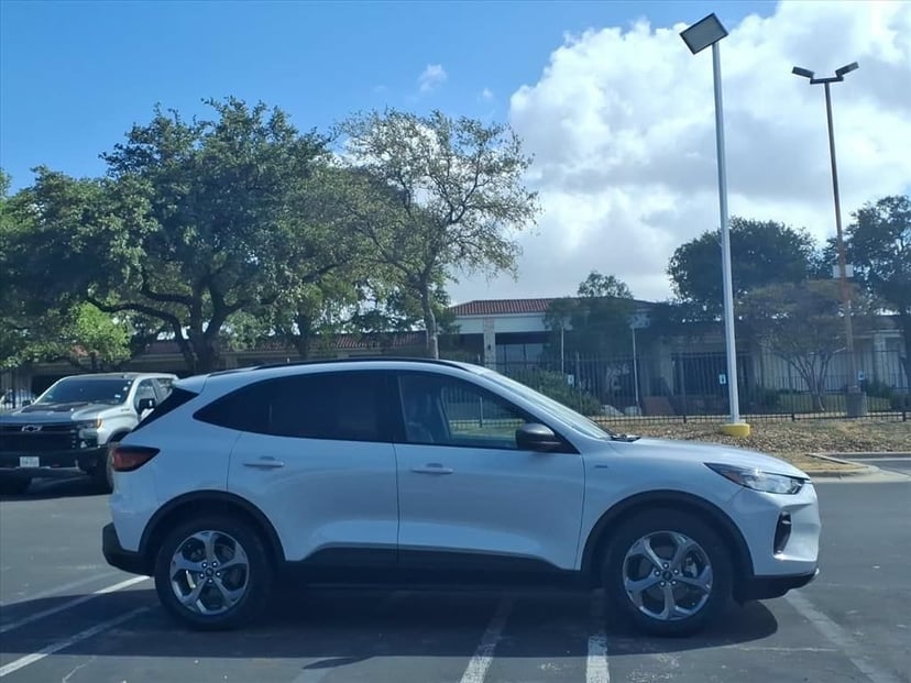 2025 Ford Escape - Image 2