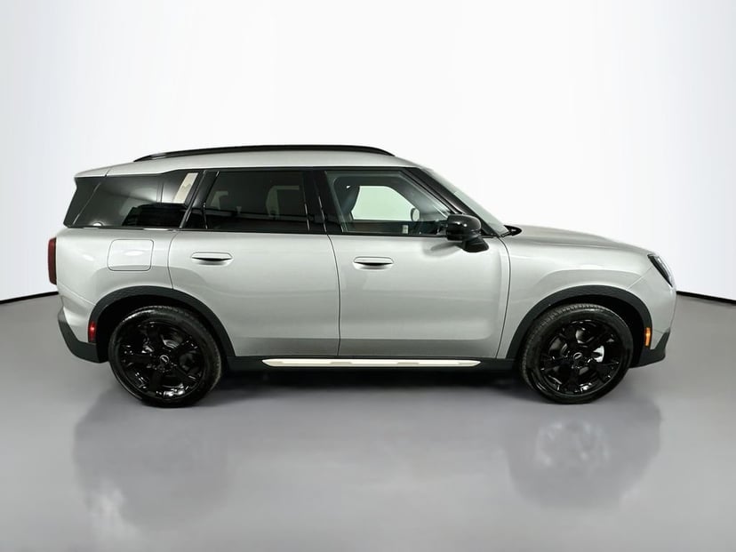 2027 MINI Countryman - Image 2
