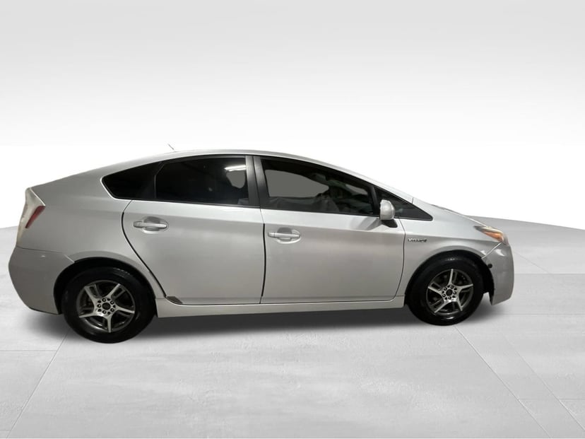 2011 Toyota Prius - Image 2
