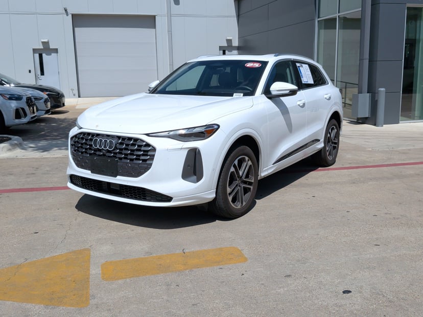 2025 Audi Q5 - Image 1