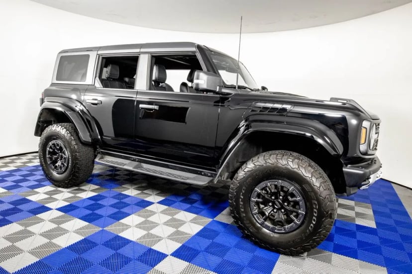 2024 Ford Bronco - Image 3
