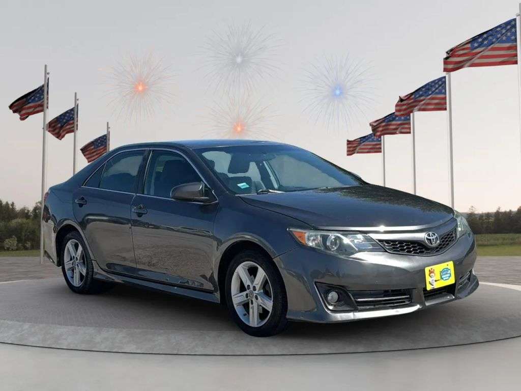 2013 Toyota Camry - Image 2