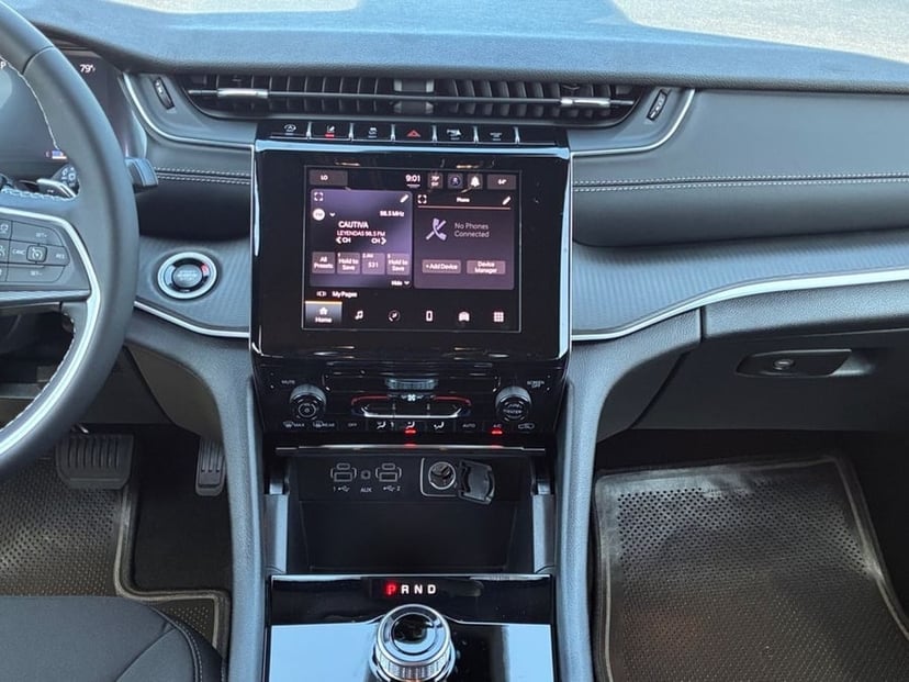 2026 Jeep Grand Cherokee L - Image 3