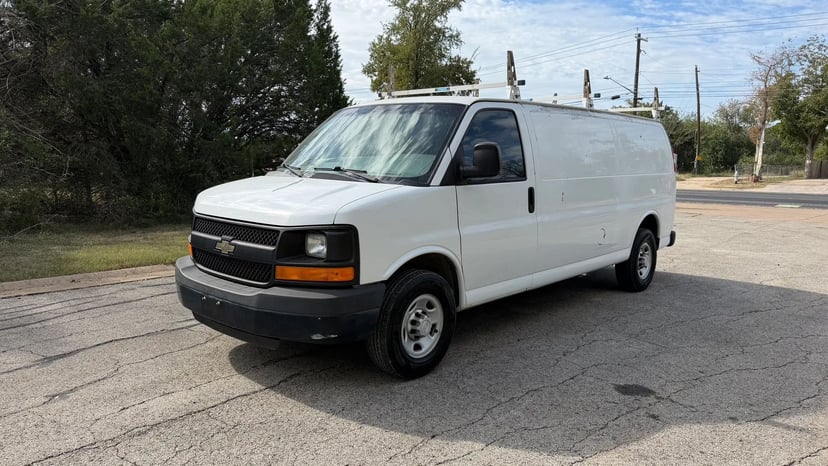 2015 Chevrolet Express - Image 1