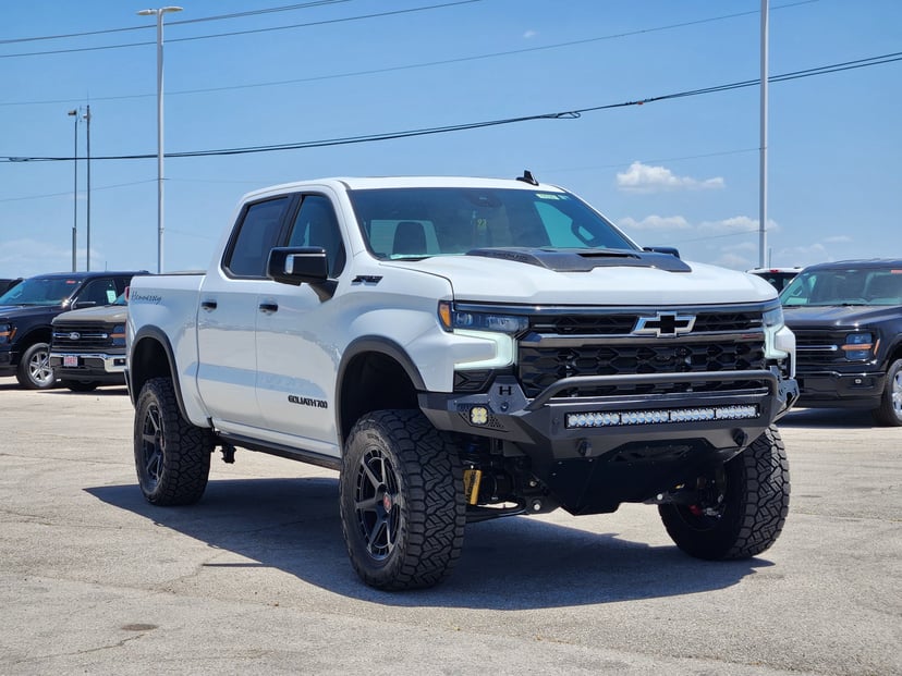 2026 Chevrolet Silverado - Image 2