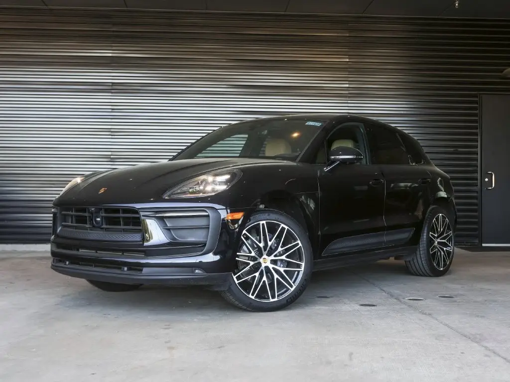 2026 Porsche Macan - Image 1