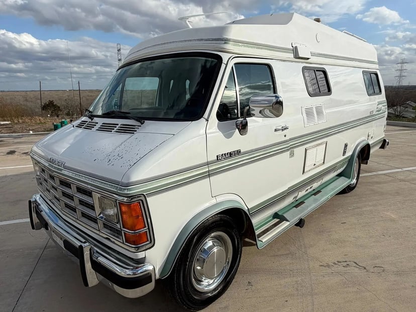 1992 Dodge RAM - Image 1