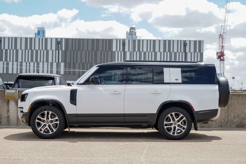 2023 Land Rover Defender - Image 2