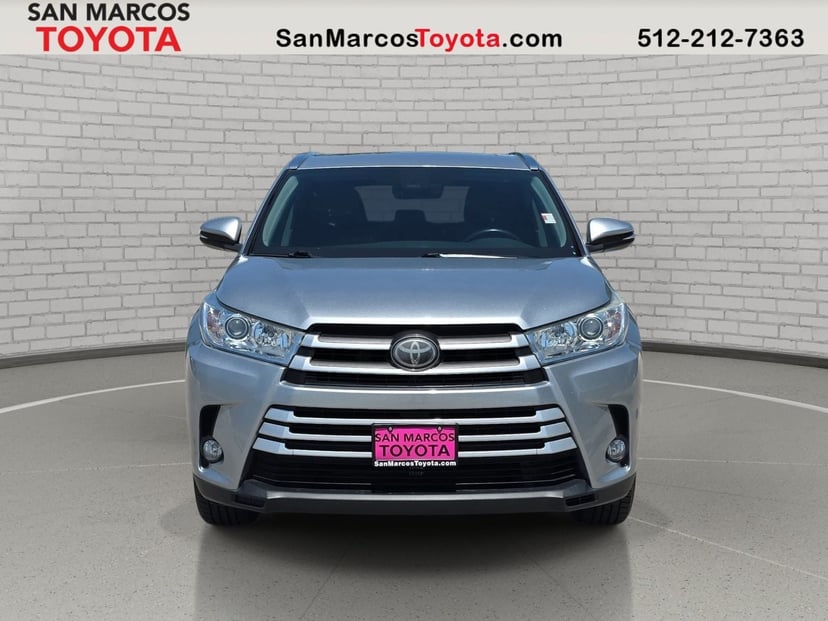 2017 Toyota Highlander - Image 2