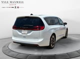 2027 Chrysler Pacifica - Preview 16