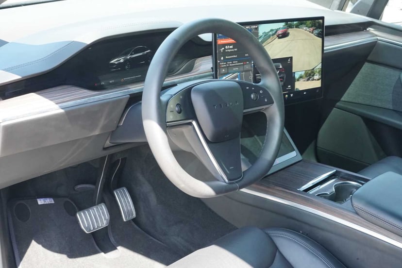 2024 Tesla Model X - Image 2