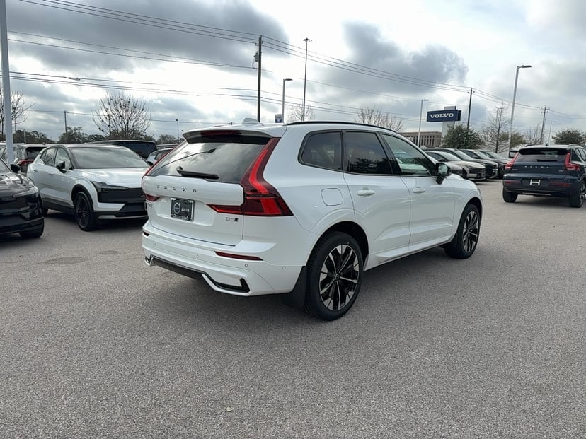 2026 Volvo XC60 - Image 3