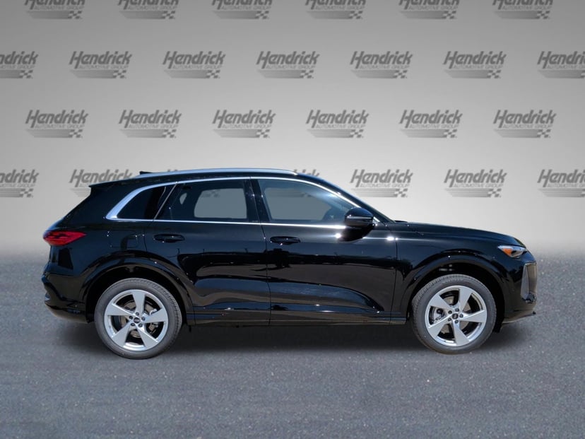 2025 Audi Q5 - Image 8