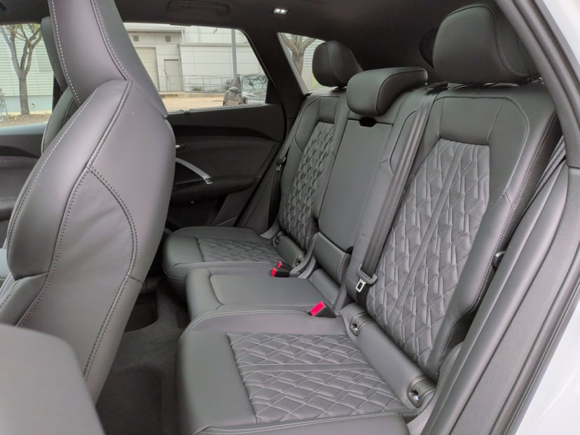 2025 Audi SQ5 - Image 31