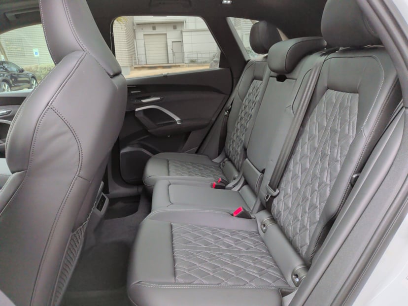 2025 Audi SQ5 - Image 30