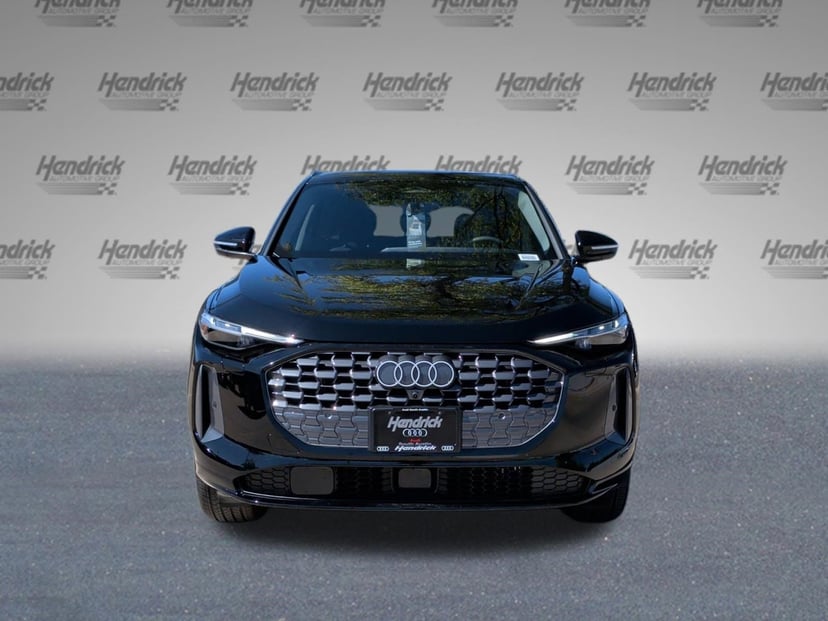2025 Audi Q5 - Image 2