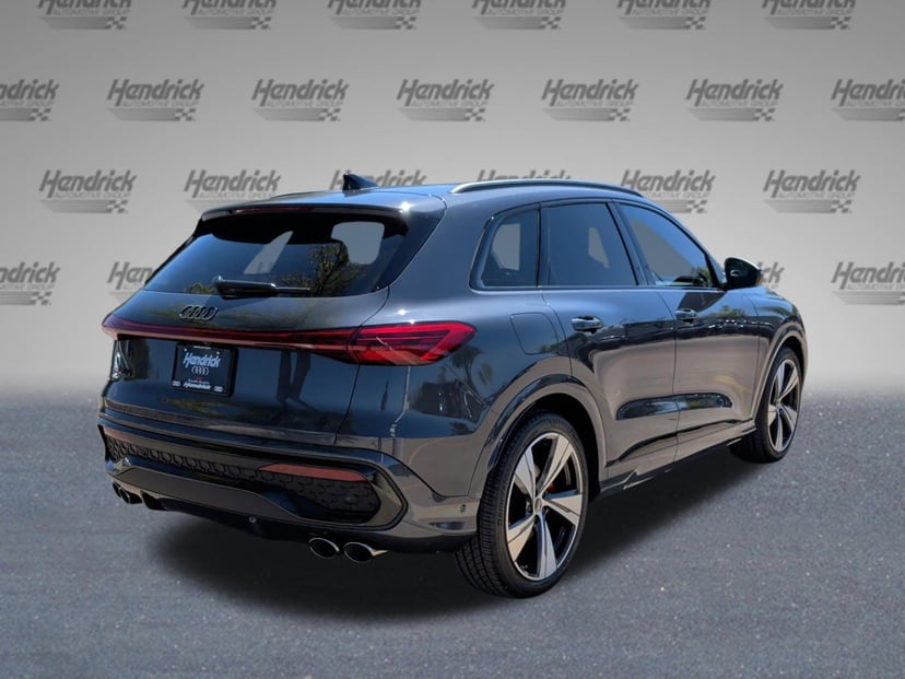 2025 Audi SQ5 - Image 7