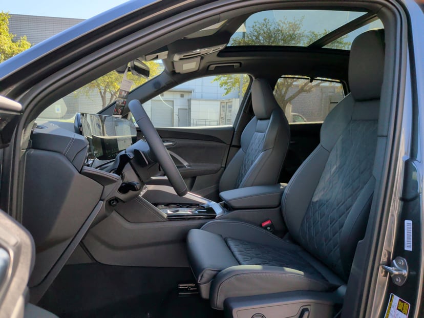 2025 Audi SQ5 - Image 14