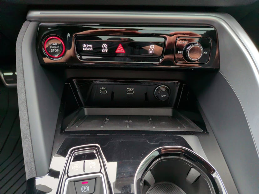 2025 Audi SQ5 - Image 29