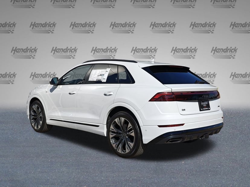 2025 Audi Q8 - Image 5