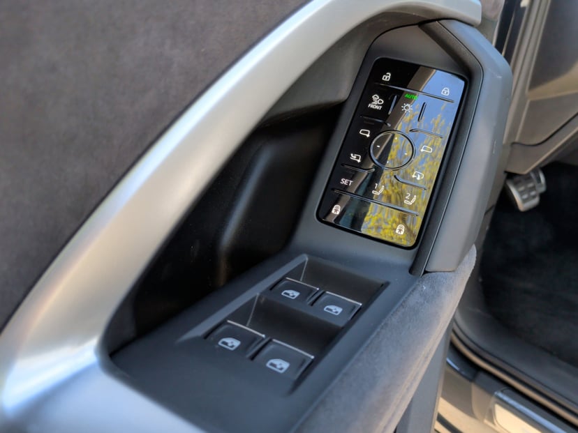 2025 Audi SQ5 - Image 12