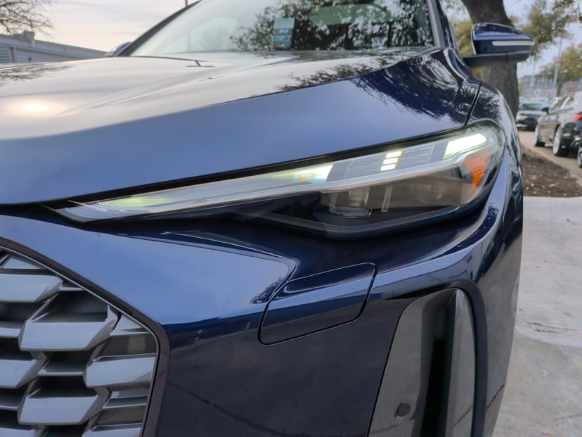 2025 Audi Q5 - Image 9