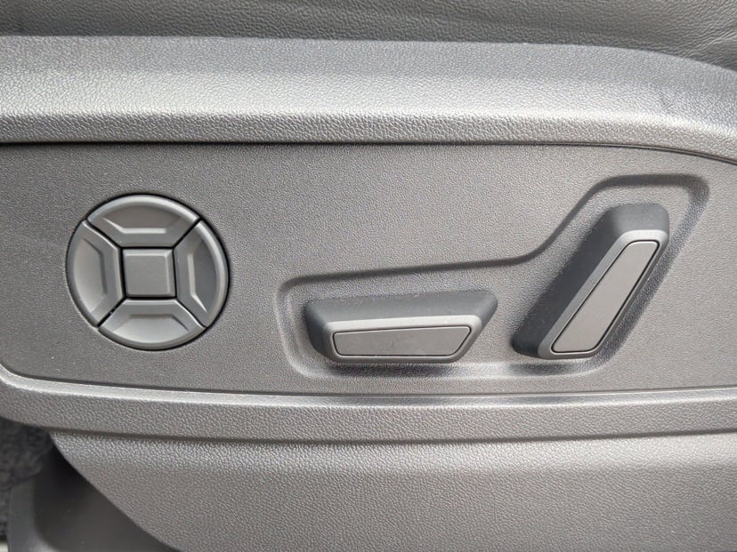 2025 Audi Q5 - Image 30