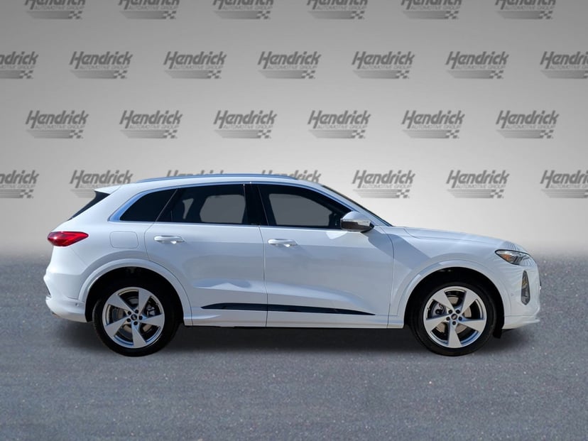 2025 Audi Q5 - Image 8