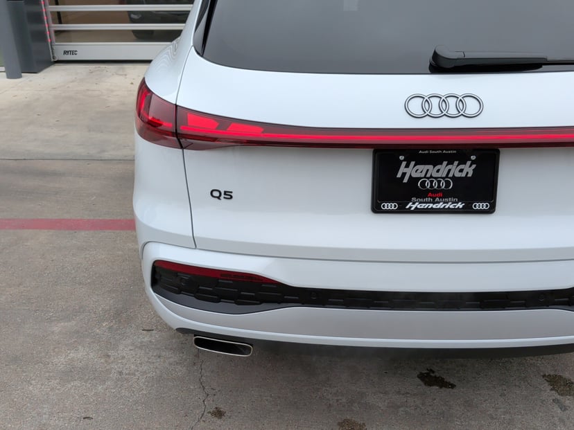 2025 Audi Q5 - Image 13